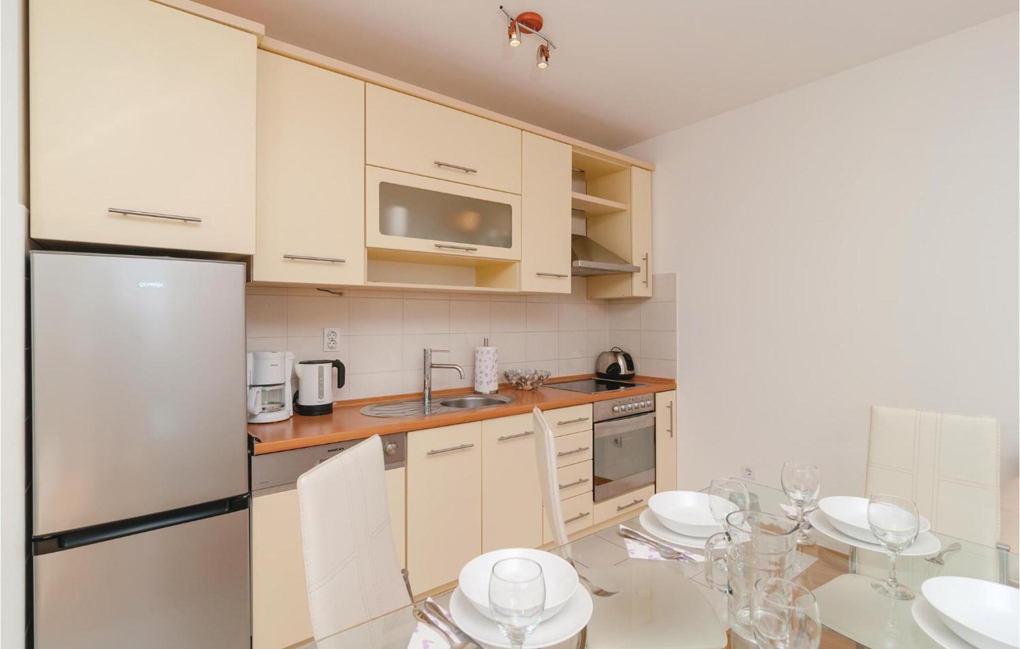 Nice Apartment In Omis With House Sea View Dış mekan fotoğraf